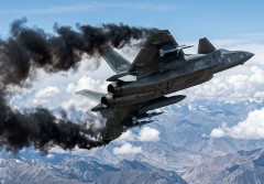 「J-20戦闘機がステルス？ 中国は後悔するはず」…米空軍少佐の指摘！