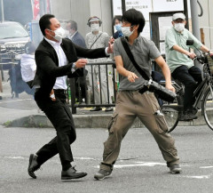 山上徹也←無期懲役　　内田リコ←有期刑