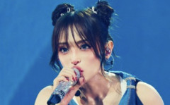 【衝撃映像】浜崎あゆみさん、俺たちの知らない謎の人物になってしまう・・・