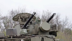 近代化されたロシア軍の対空自走式砲「ツングースカ-M1」…新熱画像システムを装備！