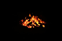 昔の学校「文化祭の前日はみんなで学校に泊まり込んで、打ち上げは夜に校庭でキャンプファイアと花火しながらマイムマイムを踊るんだ！」