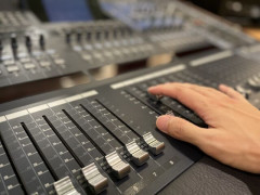 【悲報】 音楽制作事務所、代表がやらかしたせいでクリエイター全員退所