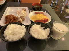 【画像】ワイの朝食バイキング、走攻守完璧だと話題に