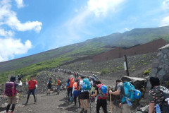 【悲報】富士山閉山中の入山禁止、登山家さんが反対署名開始