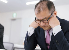 【悲報】管理職ワイ、部下に指示を出すくらいなら自分でやった方が早いことに気づく