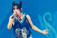 【写真】浜崎あゆみさん俺たちの知らない謎の人物になってしまう