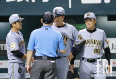 NPB審判員「セーフに見えるが映像の明確さが足りなければそのままの判定で続行。ルール通り」→