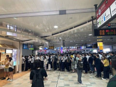 【悲報】東京の通勤、ちょっと電車のダイヤ乱れただけでコレｗｗｗｗｗｗｗｗｗｗ