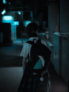 【衝撃】高3女子「知人と会いに行く」と外出した結果・・・・・・