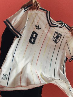 【朗報】サッカー日本代表、世界2位ｗｗｗｗｗｗｗｗｗｗ