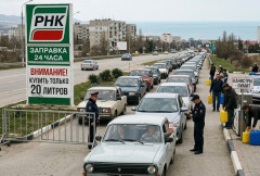 ロシア各地でガソリン販売制限、クリミアでは1台20リットル、モスクワ1回60リットル！