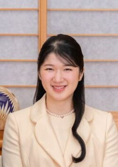 ⁉️愛子さま人気、皇族数確保策の世論に影響　女性天皇望む声も多く -2chまとめ-