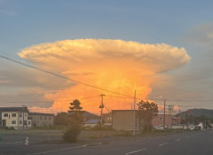 外国人「北海道に住んでるけどこんな奇妙な雲が出ていた・・・」