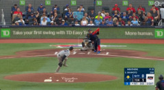 【動画】メジャーリーグ・岡本和真選手、とんでもない超特大ホームランを打って味方をドン引きさせてしまう
