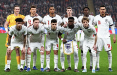 【闇深】サッカーイングランド代表さん、現地での練習道具をほぼ全部盗難されてしまう・・・