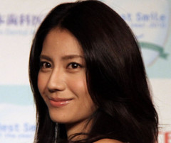 松下奈緒（41歳未婚、1流女優、ピアノプロ級、スキャンダルなし、１人暮らし経験無し、家事できない）