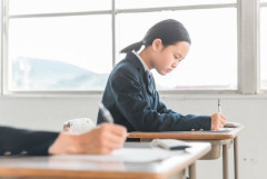 塾講師「国語ができない子の一部に、問題用紙の真ん中から放射状に読む子がいる。」←これ何？？