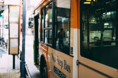【悲報】バス運転手の平均年齢、15年で10歳も上がって『56歳』になってしまう