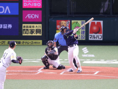 ヤクルト塩見泰隆、腰の張りで途中交代　池山監督「本人はそんなに…」