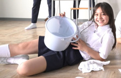 【画像】JC「え、このバケツを使ってポーズするんですか、わかりました」
