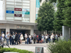 【画像】ミスドの「もっちゅりんバカ行列」、100メートル以上