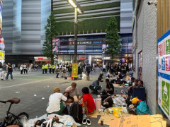 【動画】トー横キッズ、トー横広場で大喧嘩