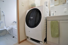 ワイ「ドラム式洗濯機が気になってて…」敵「洗浄力が！」「乾かない！」「すぐ壊れる！」