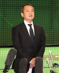 中日球団本部長、何故か泣いて謝罪する「こんなに応援してもらってるのに…勝てなくて申し訳ない」