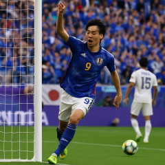 今回は「鎌田の1ミリ」！ 「三苫の1ミリ」に続く名言誕生 同点弾のシーンがトレンド入り   #サッカーW杯 |  別に1㍉ではないと思うが