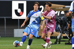 元日本代表・酒井高徳、長友佑都の扱われ方に疑問 「5大会連続出場のレジェンドとして、一人の選手として扱ってほしい」