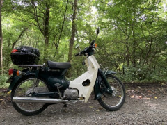 俺「スーパーカブってバイクが欲しいんだが」スーパーカブはバイクじゃないおじさん「スーパーカブはバイクじゃない」