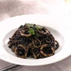 【悲報】スパゲッティ部門人気最下位、イカスミ