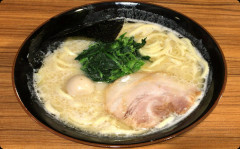 豚骨ラーメンがうまいなら牛骨ラーメンだって多分美味いよな？1発あてられるんじゃないか？