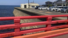「海に飛び込んだら許してやる」欄干の外に立たせ脅迫　10代男性2人から現金4000円奪いしつこく暴行…鼻折る大けが負わす　福井と石川に住む16歳から27歳の男女8人逮捕