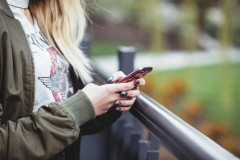 未登録の番号から数ヵ月にわたって、1日に何度も着信があった。実際、その相手は……
