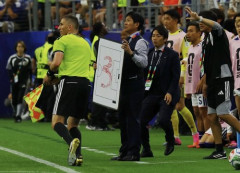 【困惑】森保監督の巨大ホワイトボード、小川さんが真相を明かしてしまう