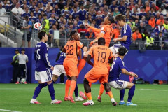 【悲報】元オランダ代表MF ファンデルファート「日本人はみんな同じに見えるからオランダは混乱していたはずだ（笑）」
