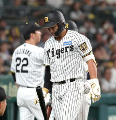 阪神・立石が悔し涙　4三振で打率.202に急降下