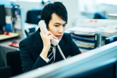 2週間休んでる職場の人電話「すみません来週もお休みで」ワイ「部長に代わりますね」⇒結果！！！