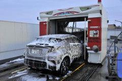 【悲報】車の洗車メニュー、ガチで高すぎる・・・・・・・・・