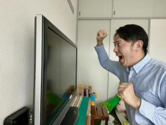 【謎】なぜ日本人は朝4時に起きてサッカーを見てしまうのか？オランダ戦の瞬間最高視聴率がヤバすぎて草