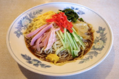 冷やし中華に何か1つ足しておいしくなるものある？