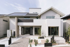 【悲報】なんか最近の家って建材しょぼくねえか？