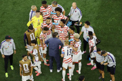 W杯で試合中「休憩時間」が設けられた理由　CMには好都合…「サッカーがクォーター制に」の指摘も
