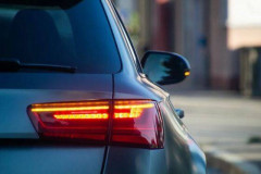 ウインカー出さないやつ対策でメーカーはハンドル切ったらウインカー出るようにすればいいのでは？