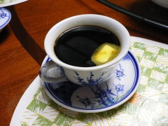 アメリカ人「お前らはコーヒーにバターをどれくらい入れてる？」
