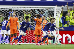 【悲報】オランダ代表「日本人の顔の見分けがつかないからディフェンス出来なかったわw」←普通の日本人ブチ切れ