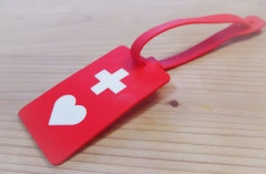 【ヘルプマーク】電車でヘルプマークぶらさげてる女性多すぎだろ！　ファッション感覚でぶら下げてんじゃねーぞ