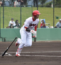 カープ秋山が実戦復帰！2軍の練習試合で鋭いスイング披露し「特に問題ない」