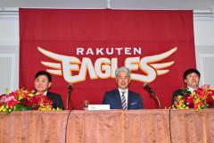 【悲報】楽天吉井監督就任会見の石井一久GMの態度ｗｗｗｗｗ